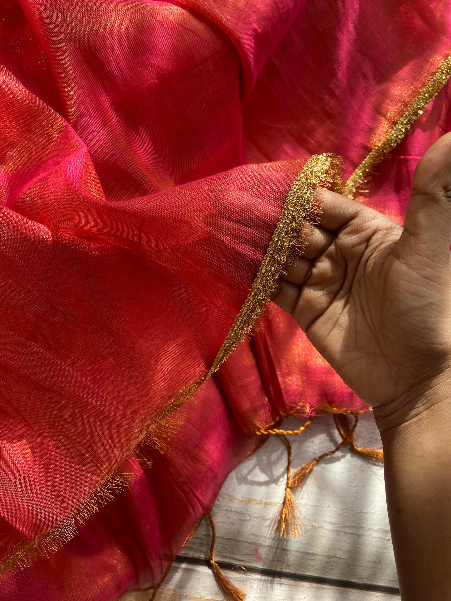 Sunehri Tissue Rani Saree