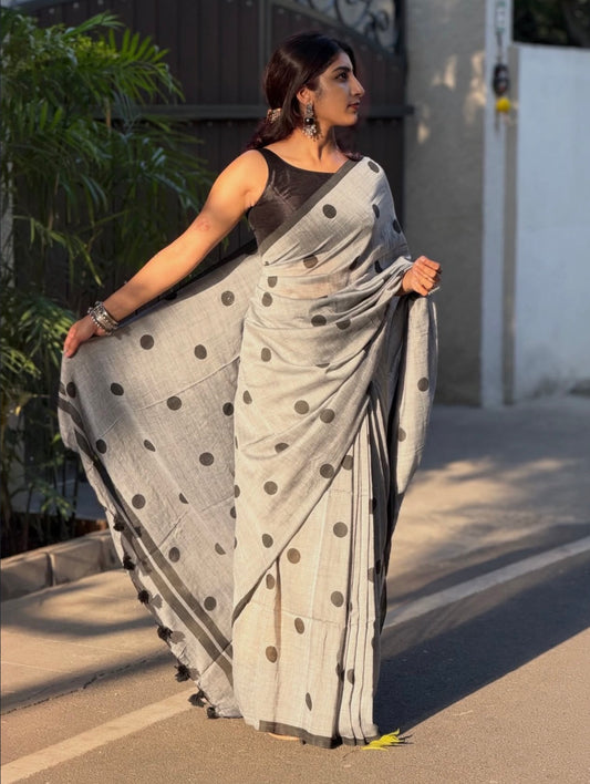 Bobby Grey Mul Saree