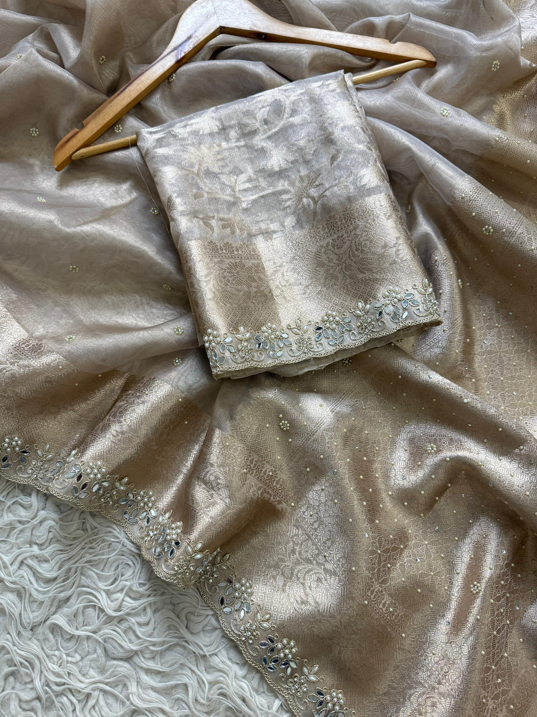 Aruhi Tissue Silk Saree