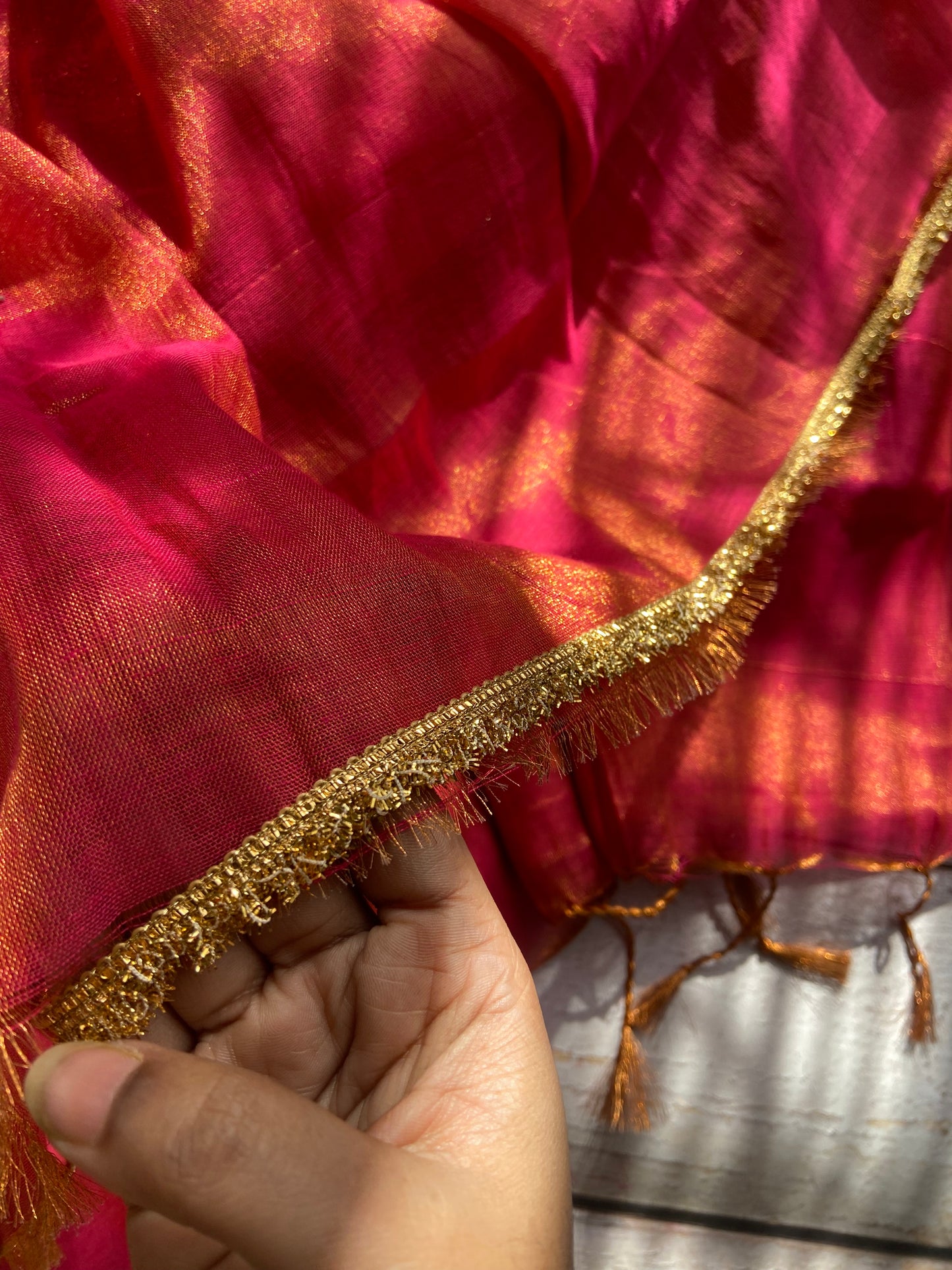 Sunehri Tissue Rani Saree