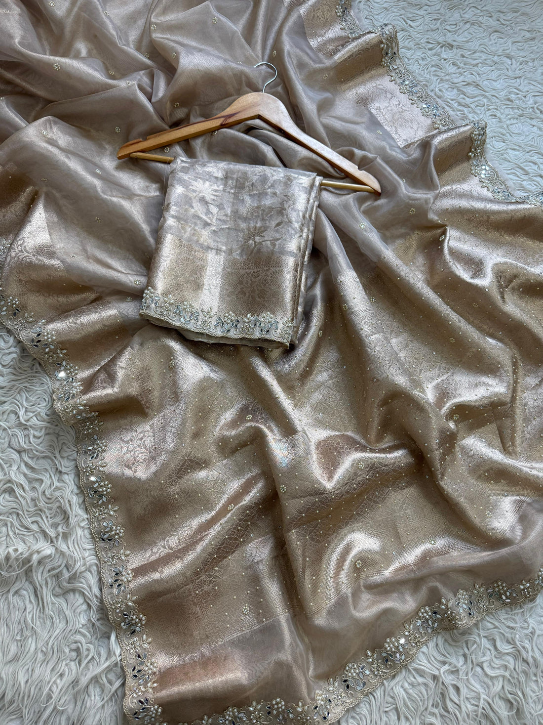 Aruhi Tissue Silk Saree