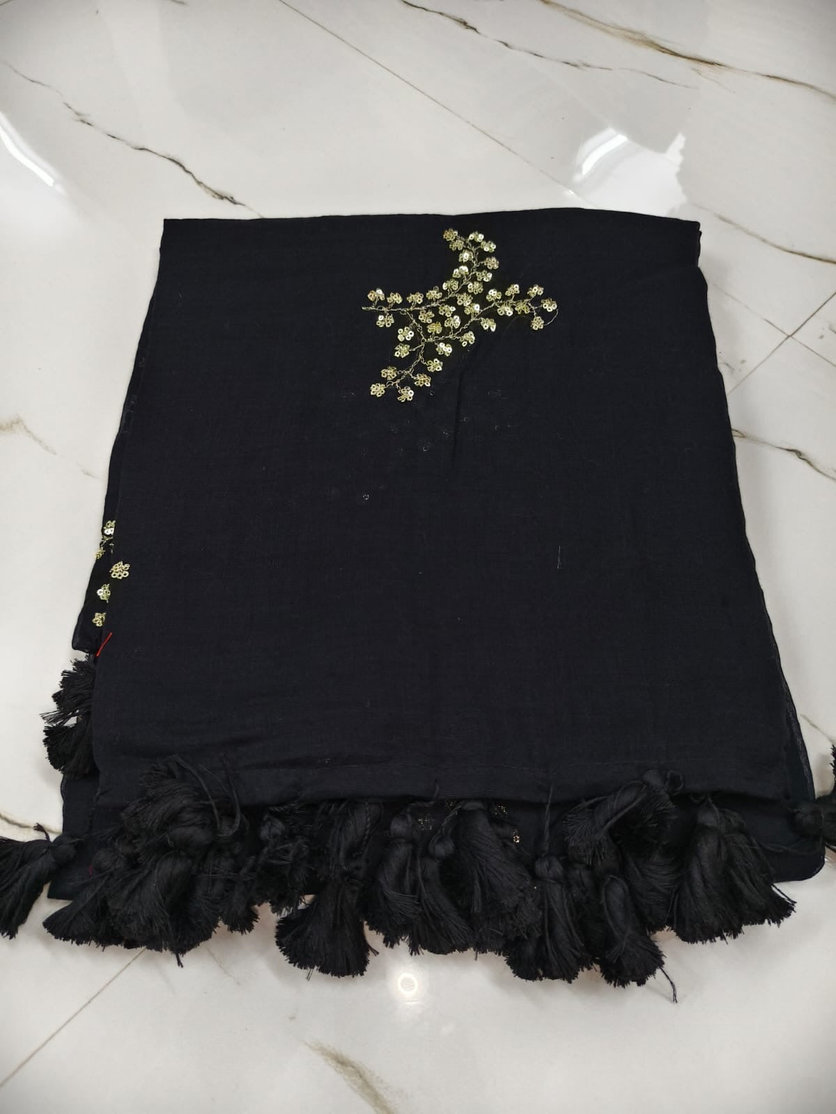 Sequinned Banlata Saree