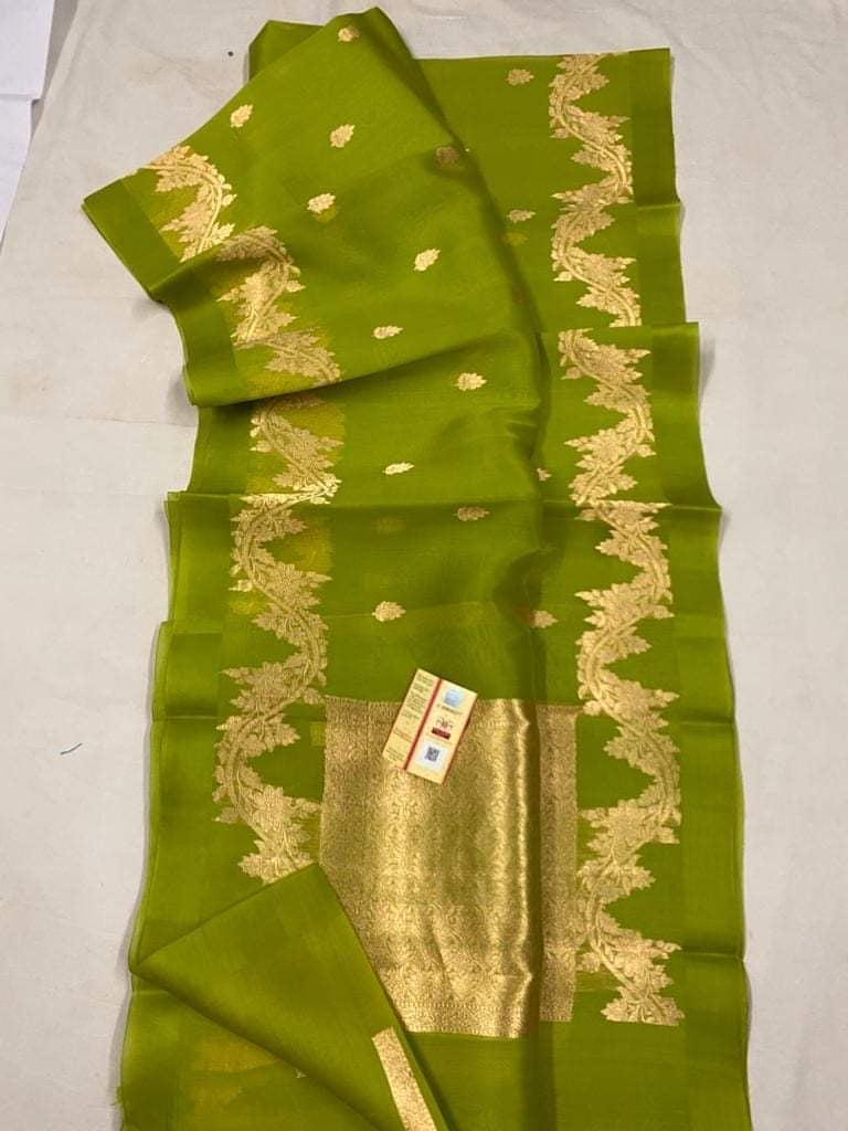 Banarasi hazaar booti Saree