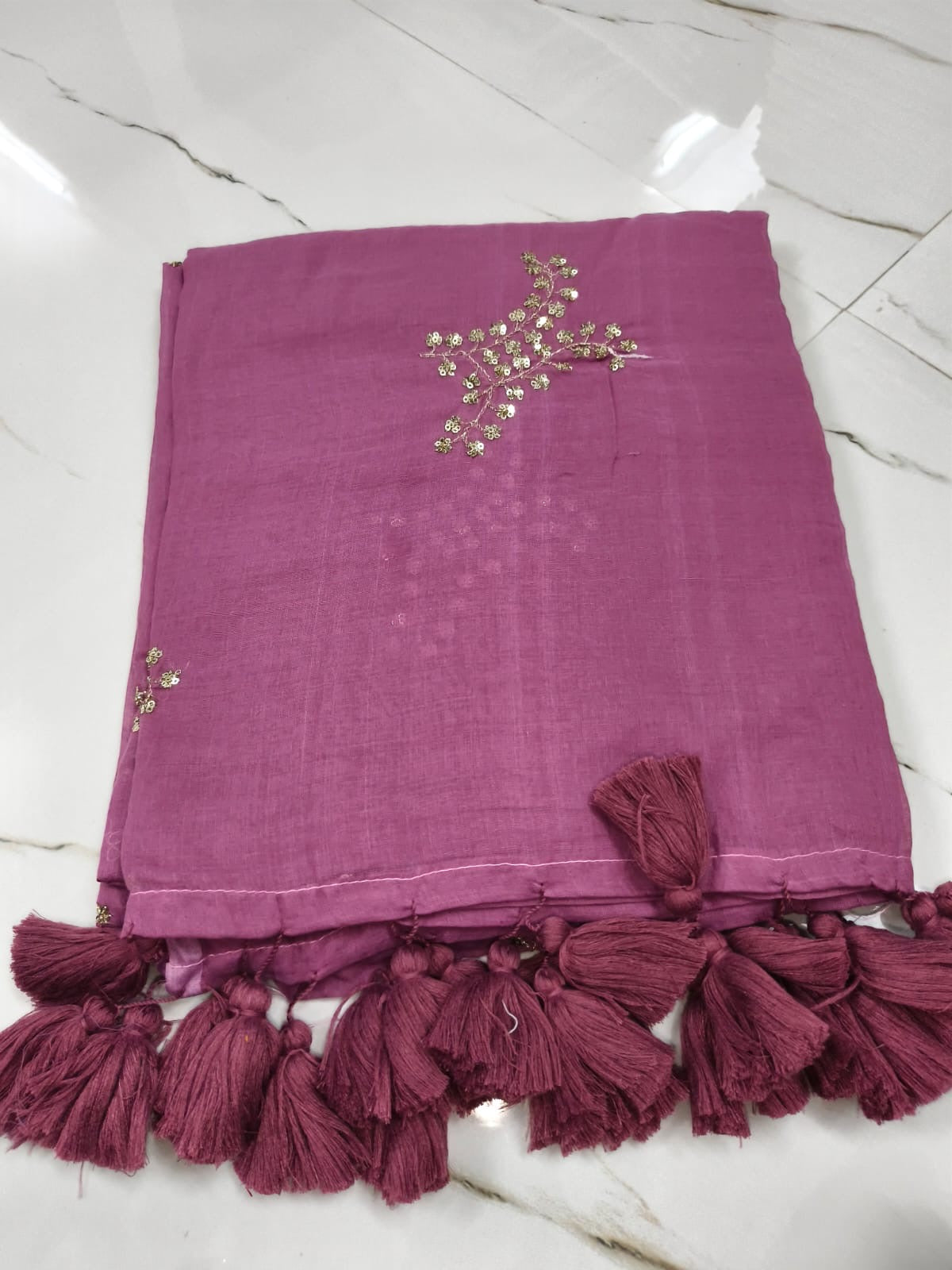 Sequinned Banlata Saree