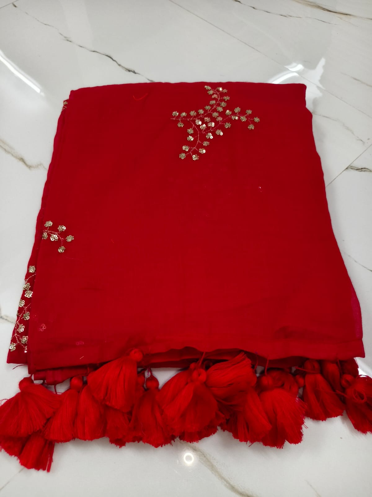 Sequinned Banlata Saree