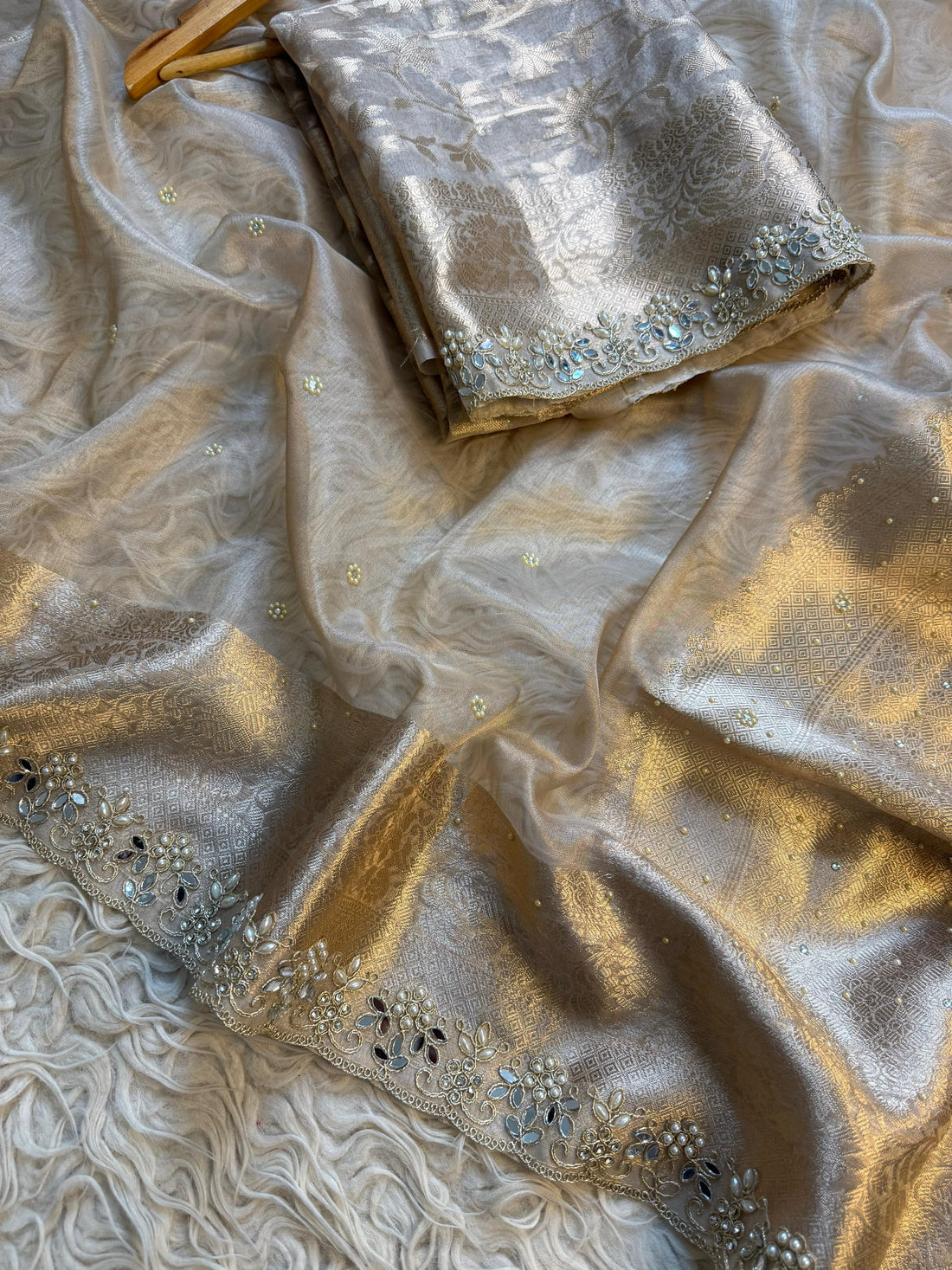 Aruhi Tissue Silk Saree