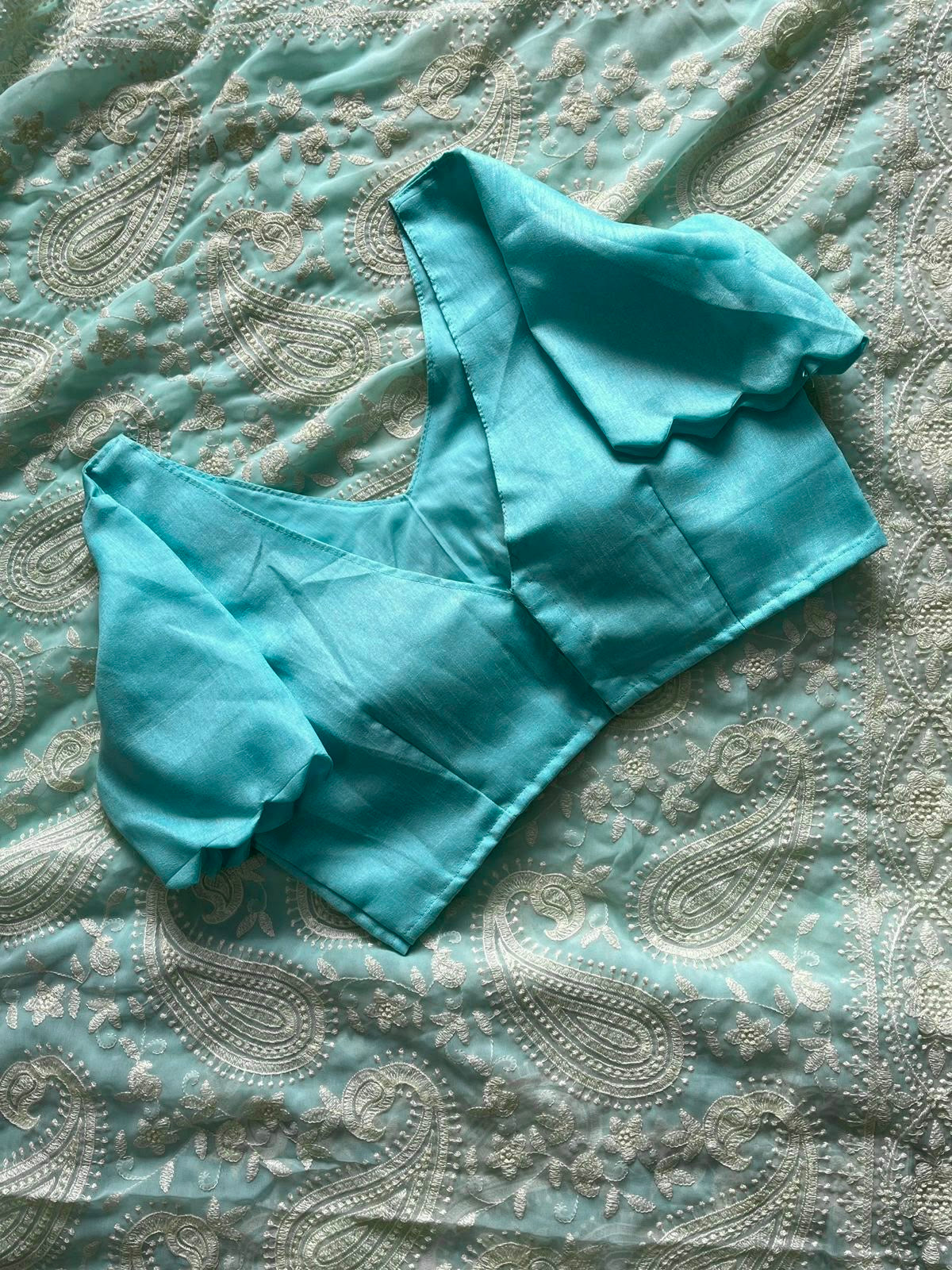 Adityaa Chikan Saree