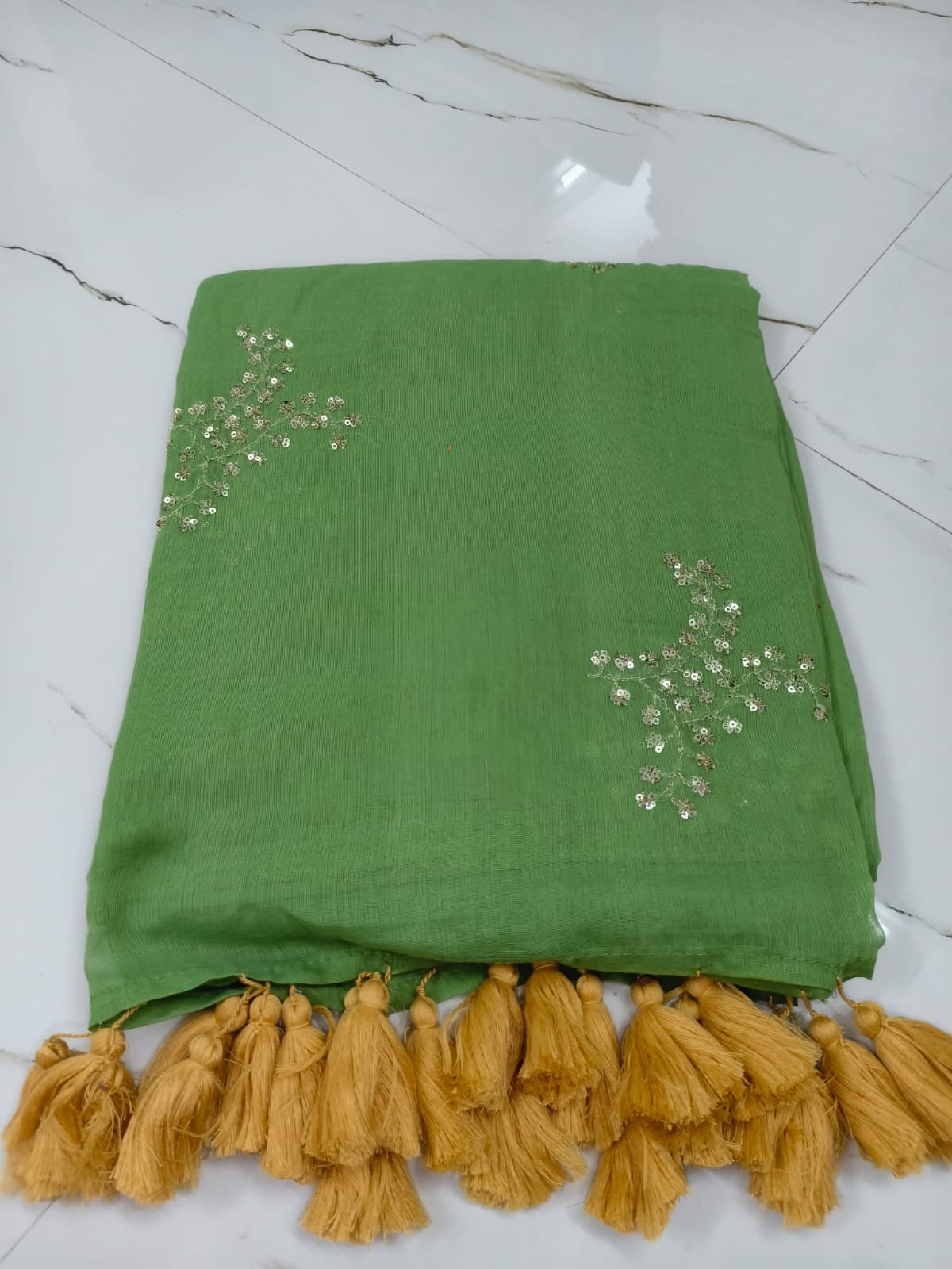 Sequinned Banlata Saree