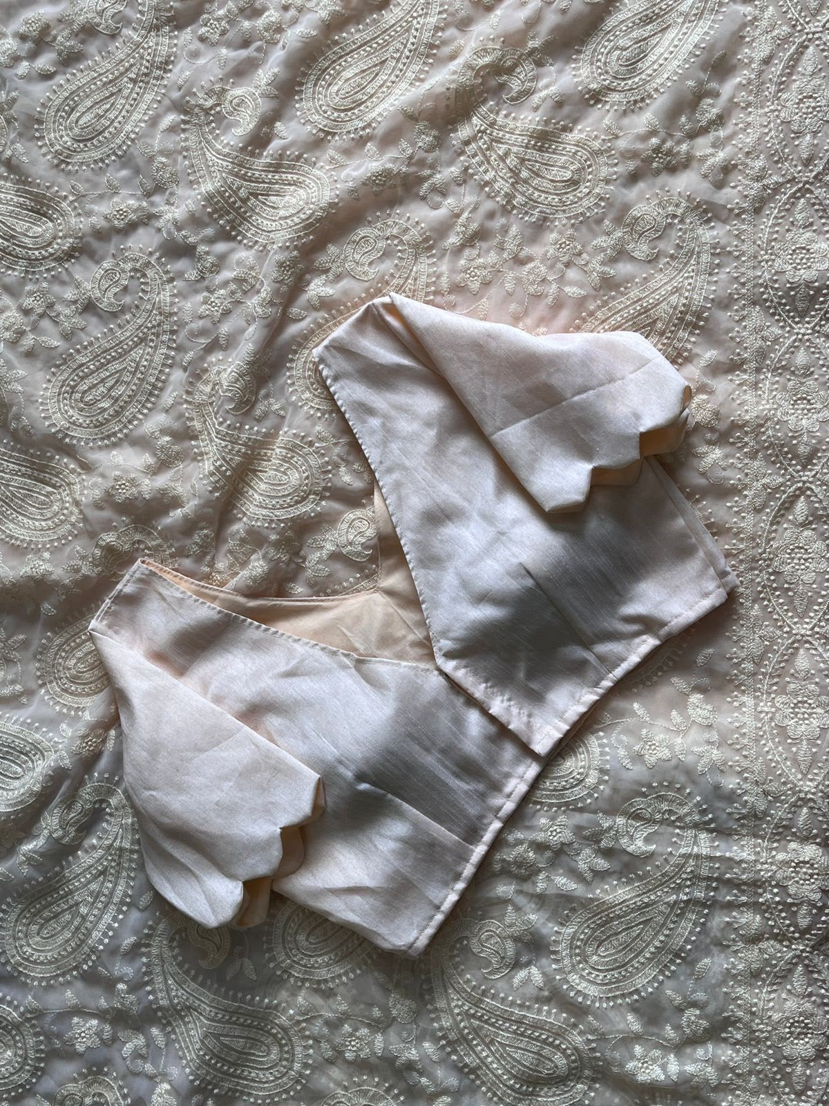 Adityaa Chikan Saree