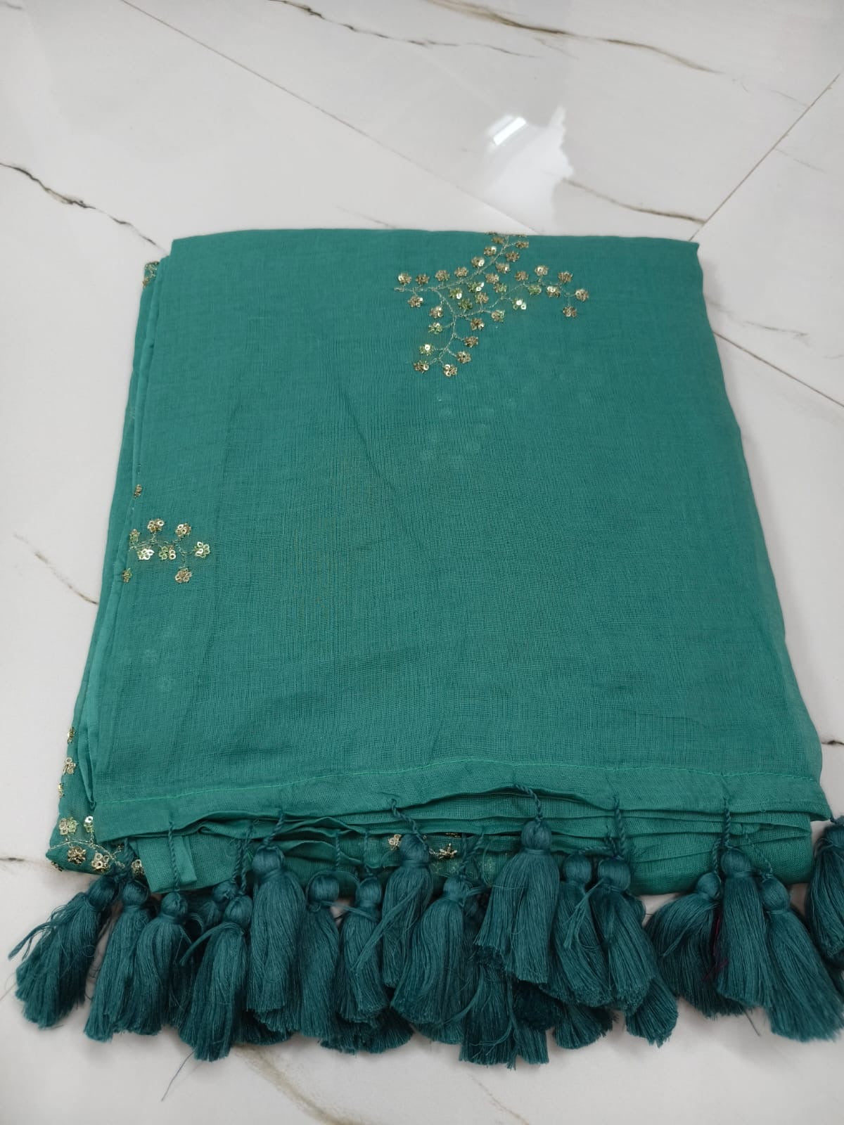 Sequinned Banlata Saree