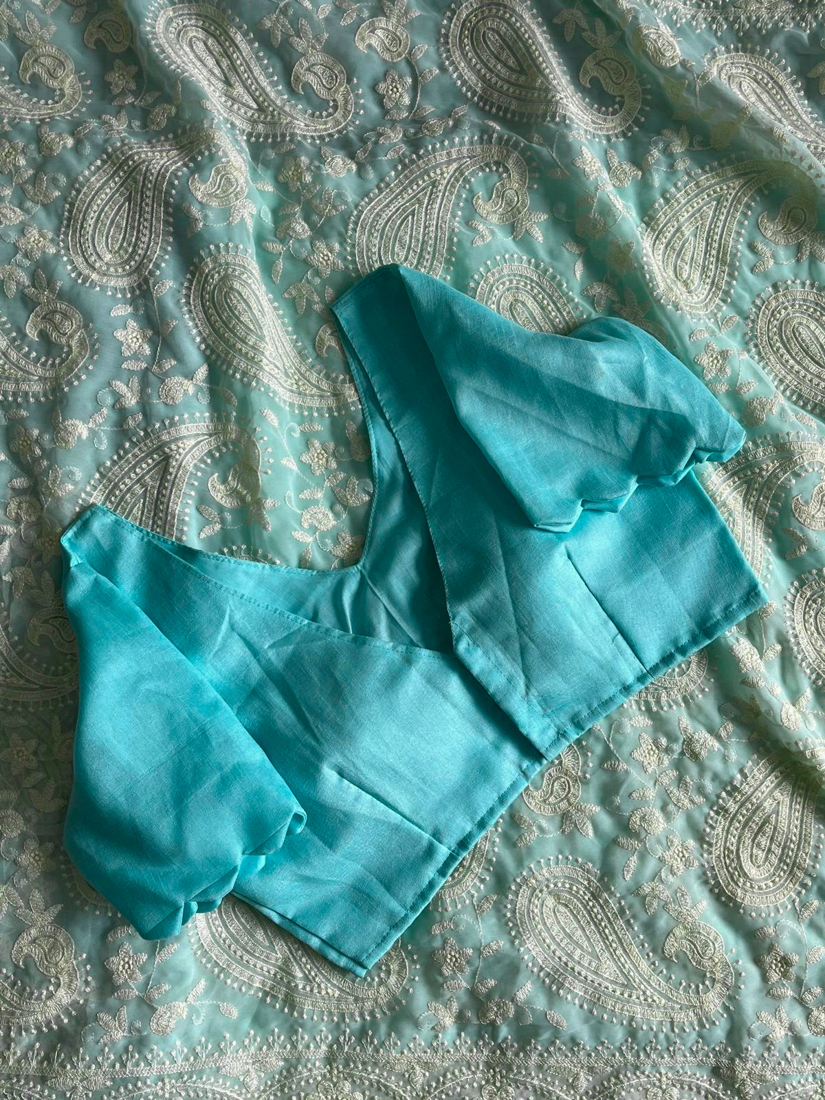 Adityaa Chikan Saree