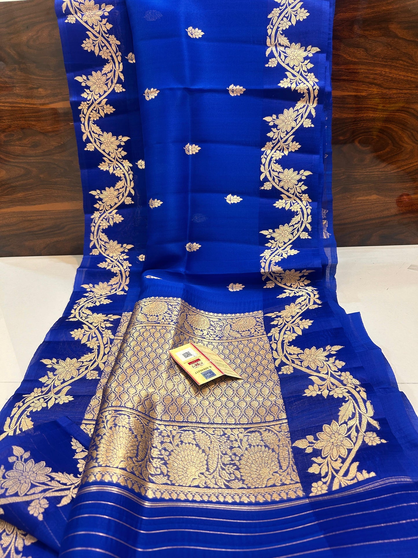 Banarasi hazaar booti Saree