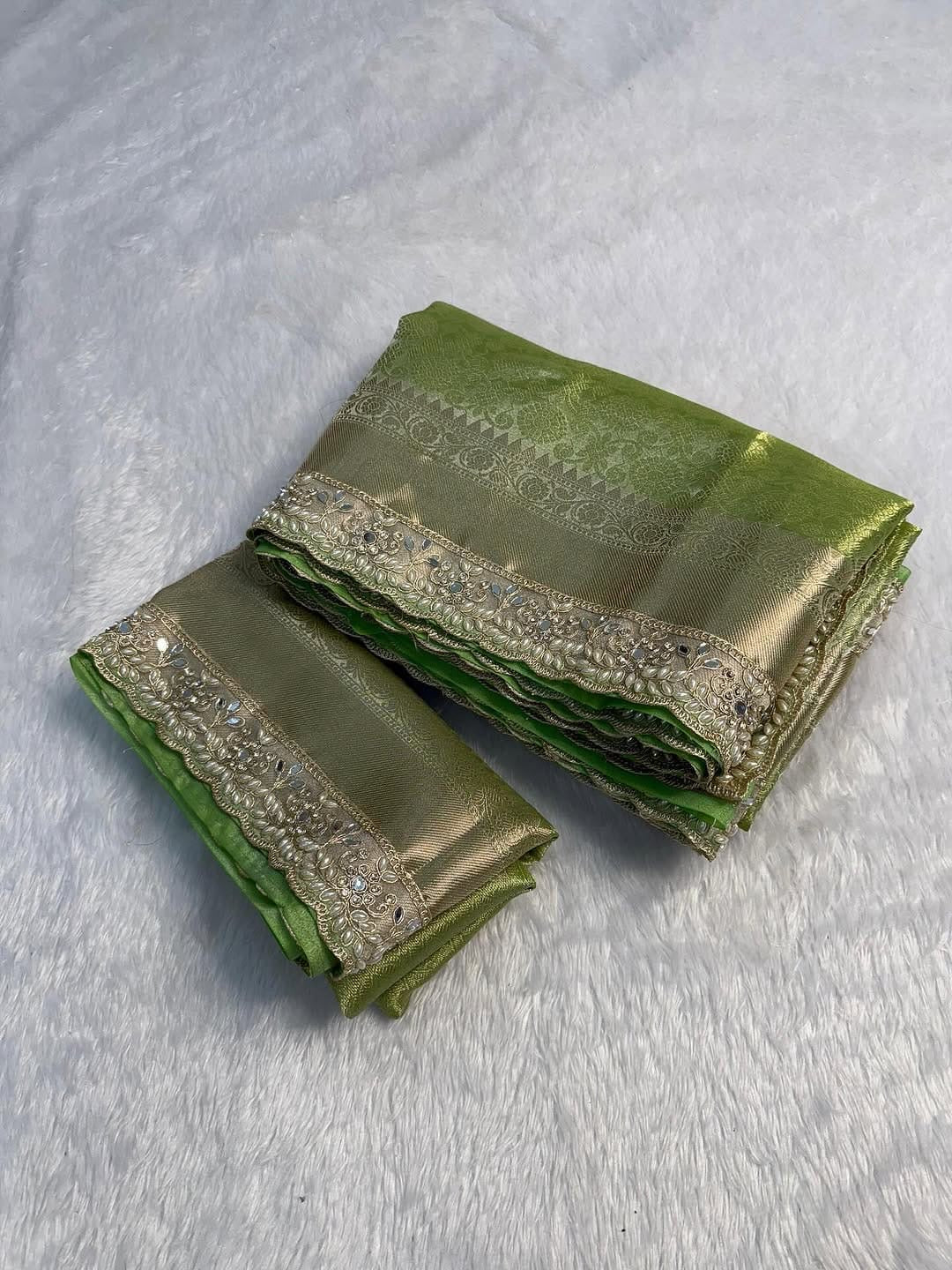 Srija Banarasi Silk Saree (green)