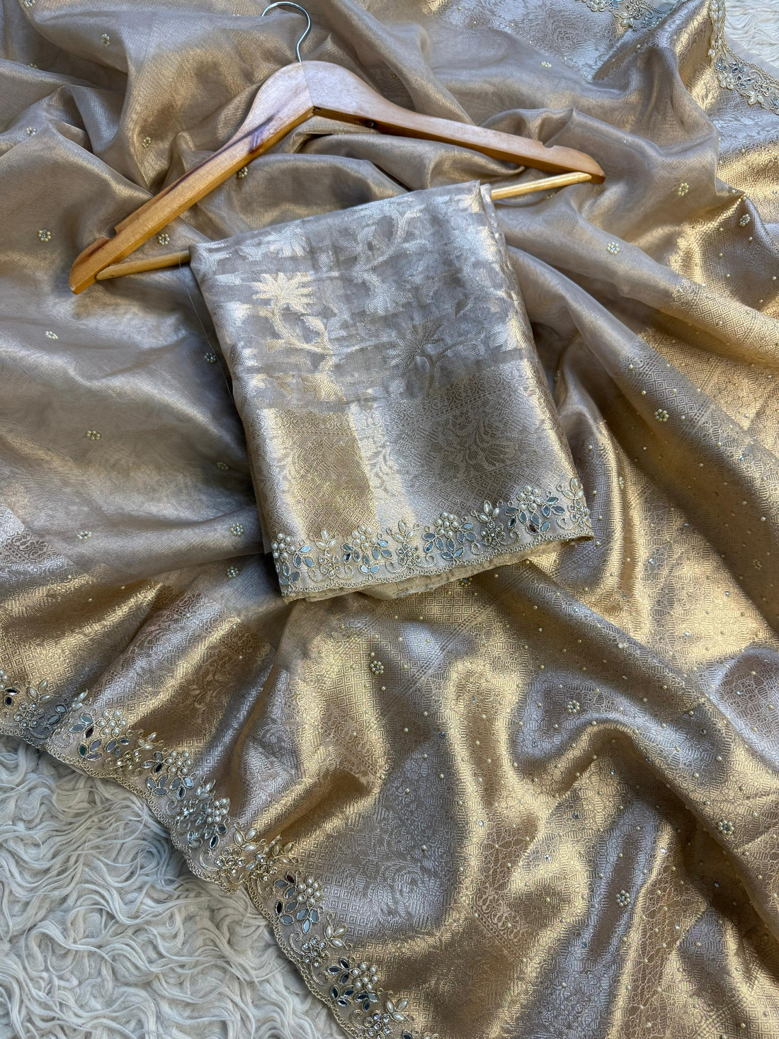 Aruhi Tissue Silk Saree