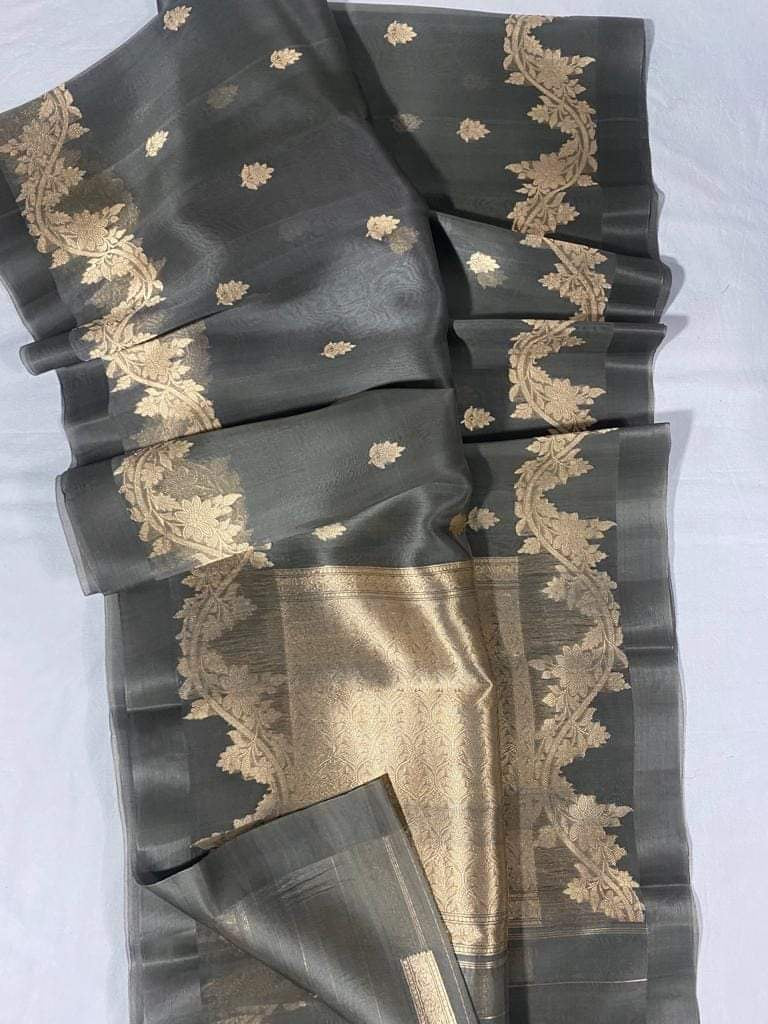 Banarasi hazaar booti Saree