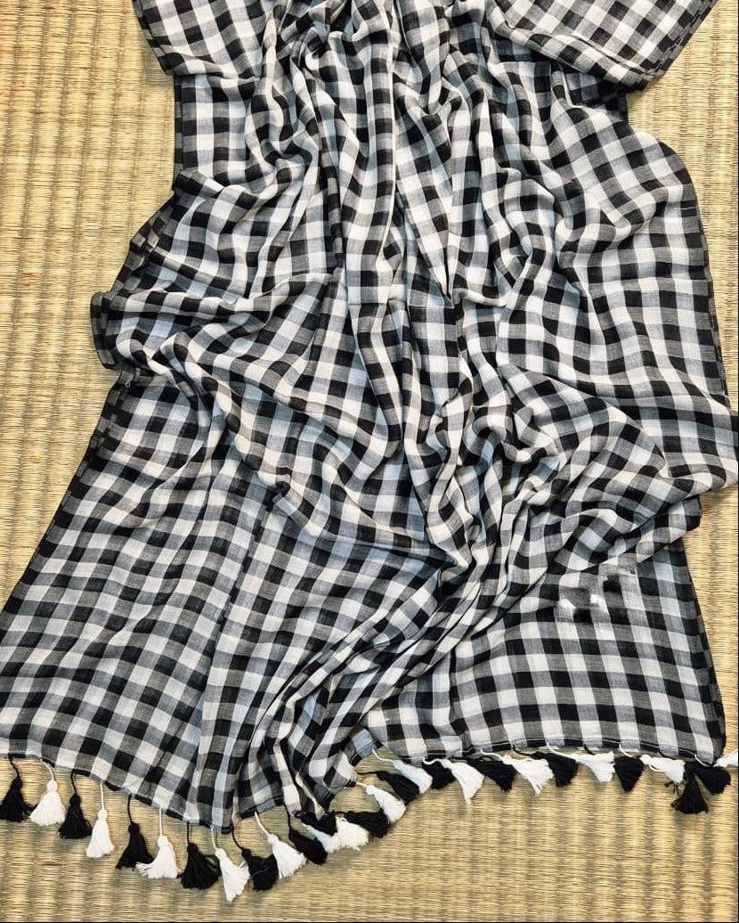 Ila Checked Mul Saree