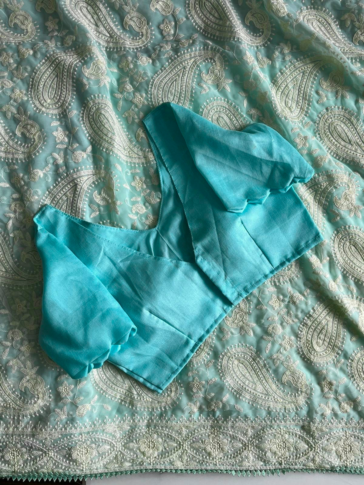 Adityaa Chikan Saree