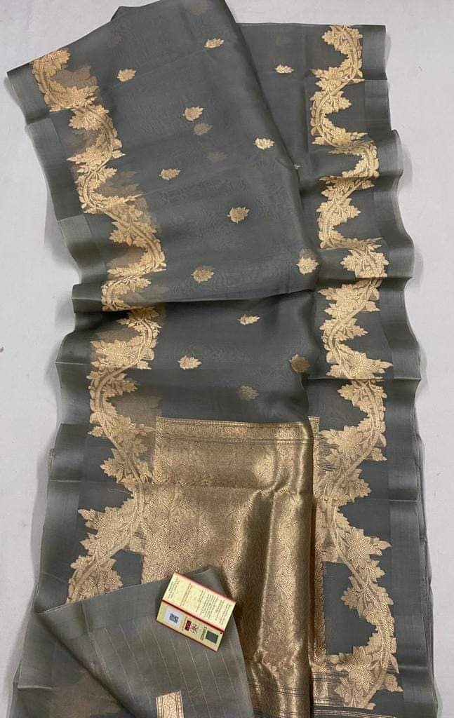 Banarasi hazaar booti Saree