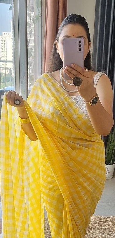 Ila Checked Mul Saree